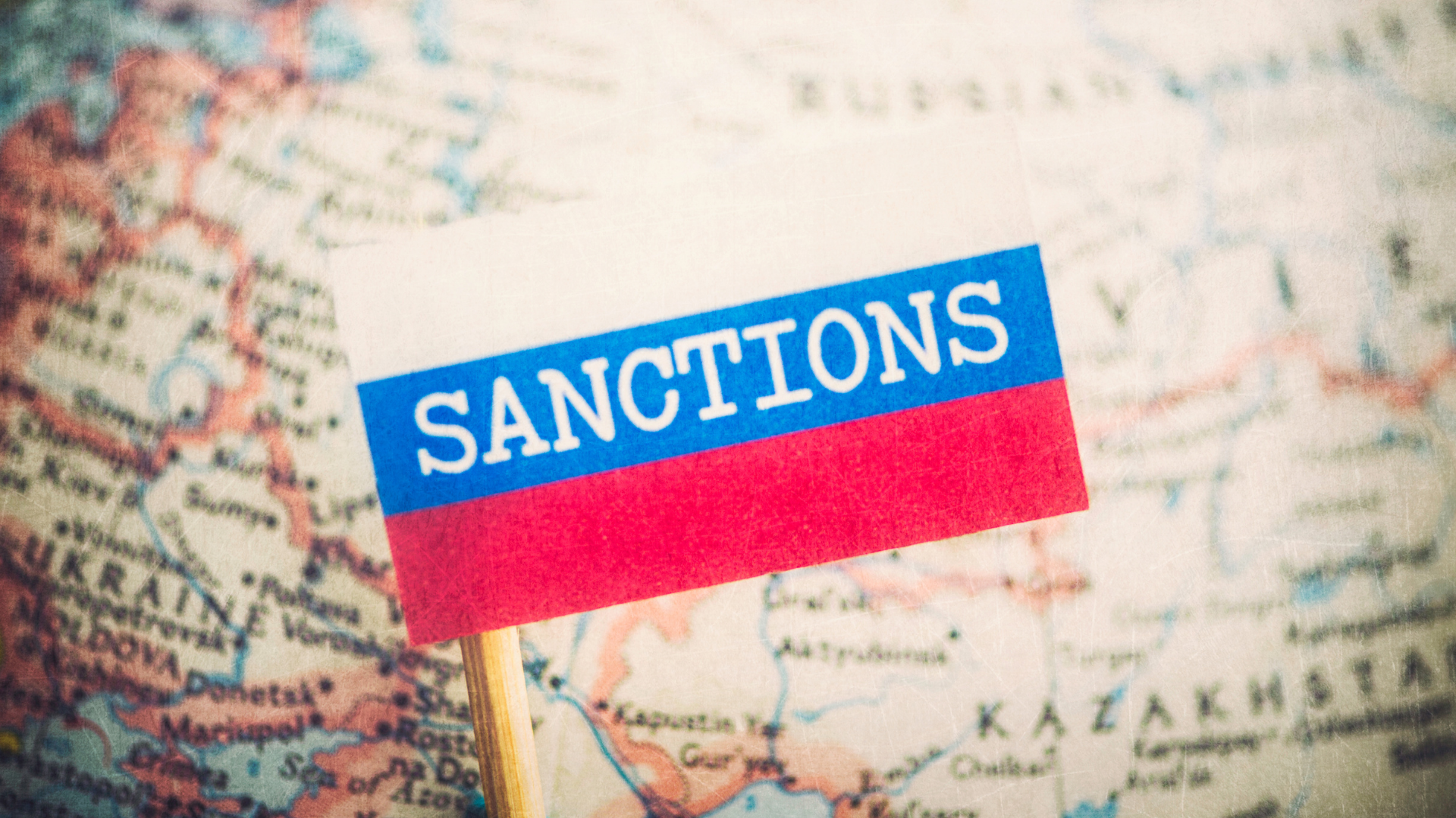 Quinto pacchetto di sanzioni contro la Russia: istruzioni applicative e divieto di accesso ai porti